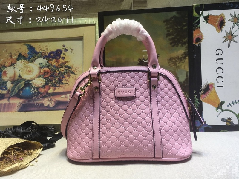 Gucci Handbags 889